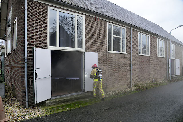 2020/224/20201214-14u55 GB 004 Brand gebouw Schipholweg Lijnden.jpg